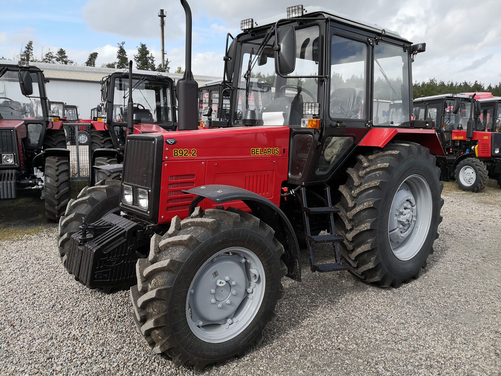 NOWY MODEL BELARUS 892.2 – 90KM